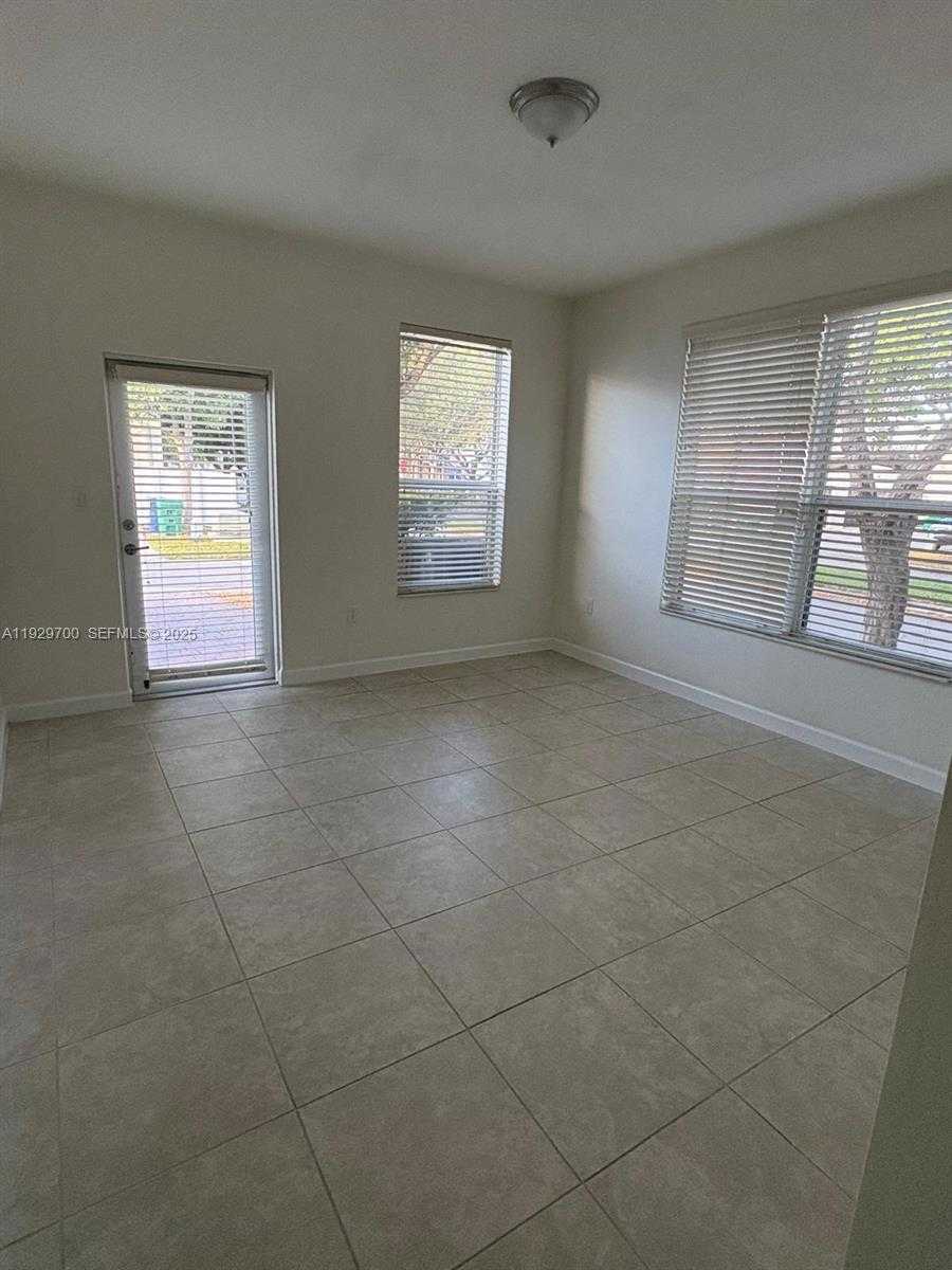 Small Image of Miami Number 7