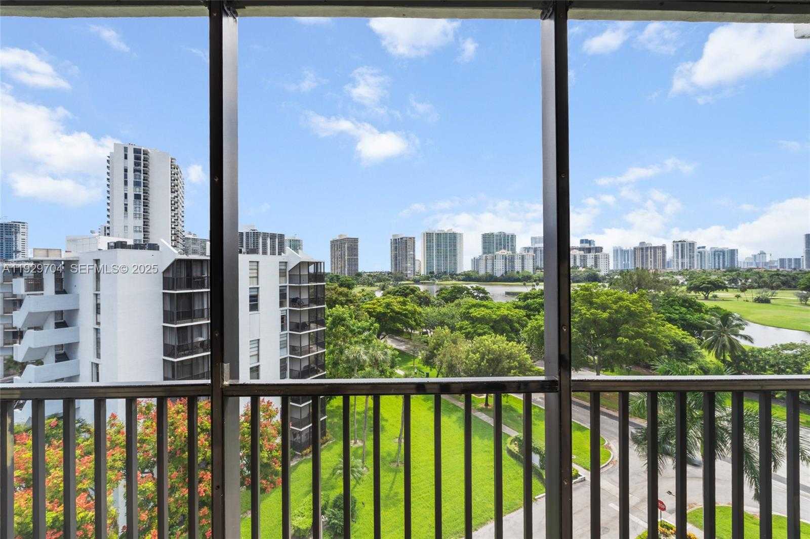 Imagen de Pequeño Objeto