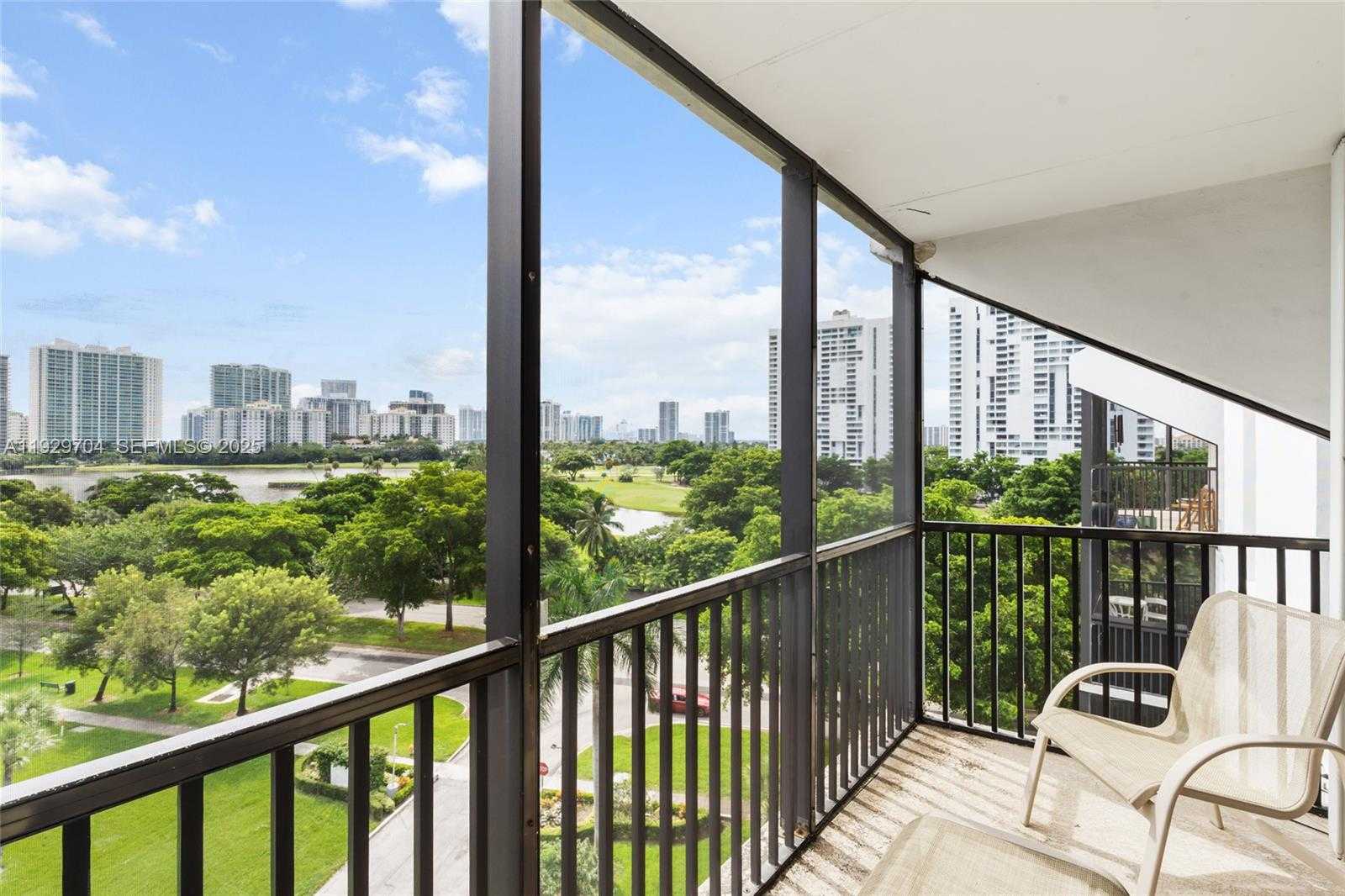 Imagen de Pequeño Objeto