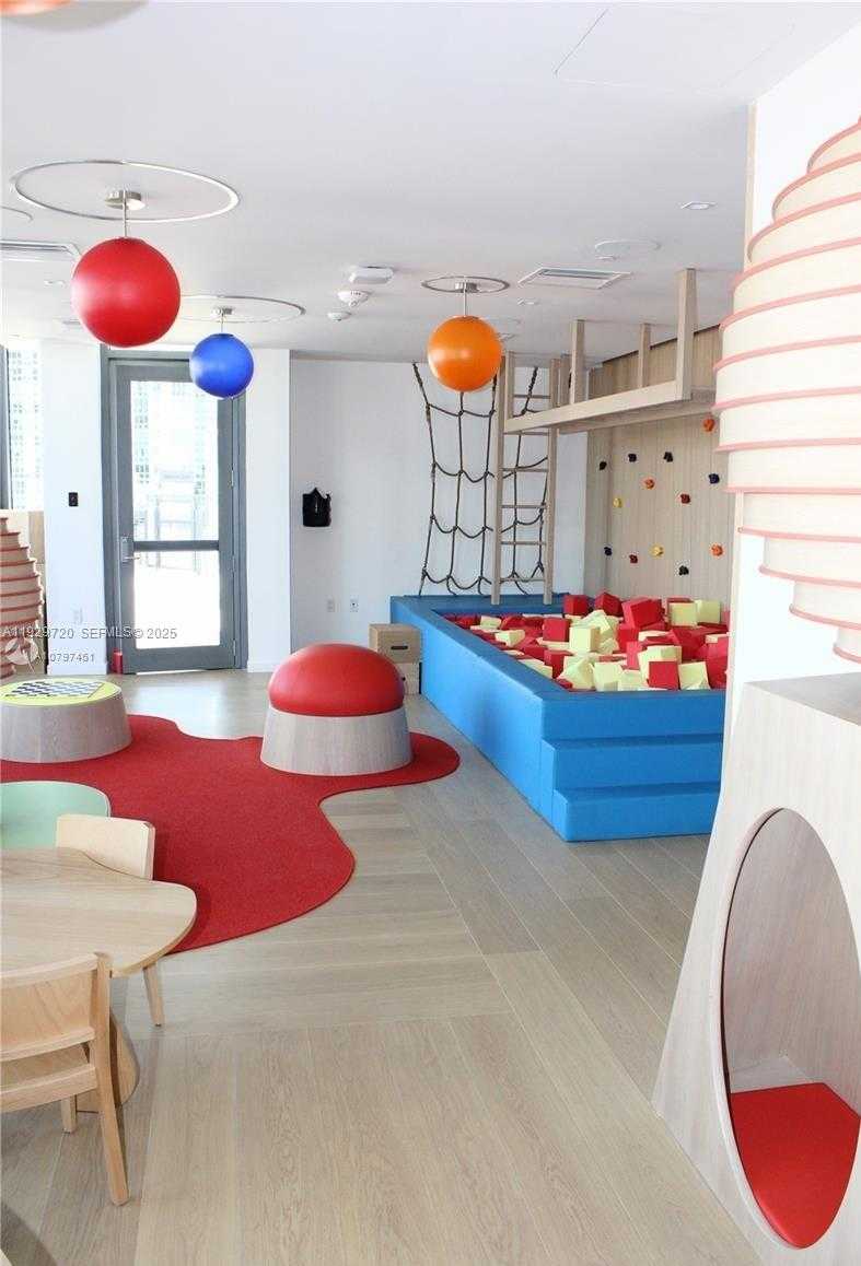 Imagen de Pequeño Objeto