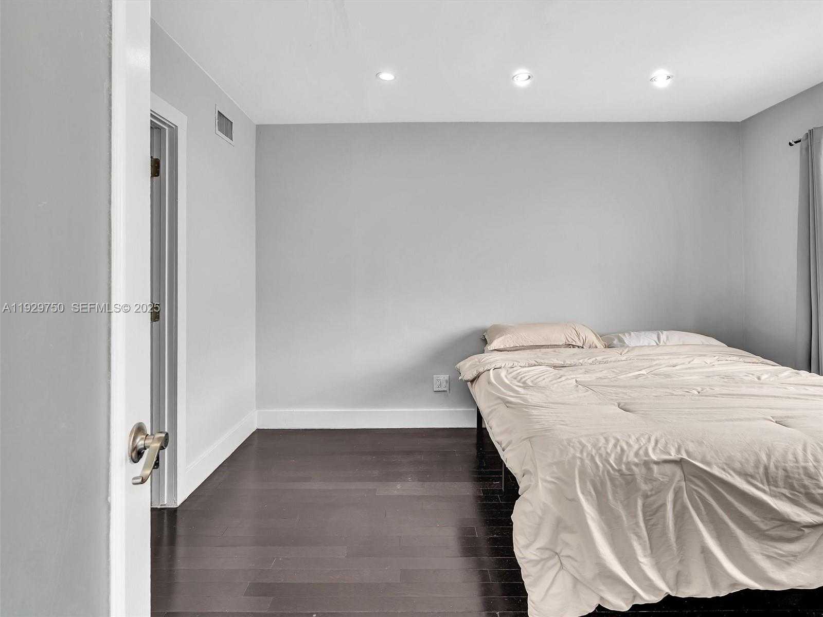 Imagen de Pequeño Objeto