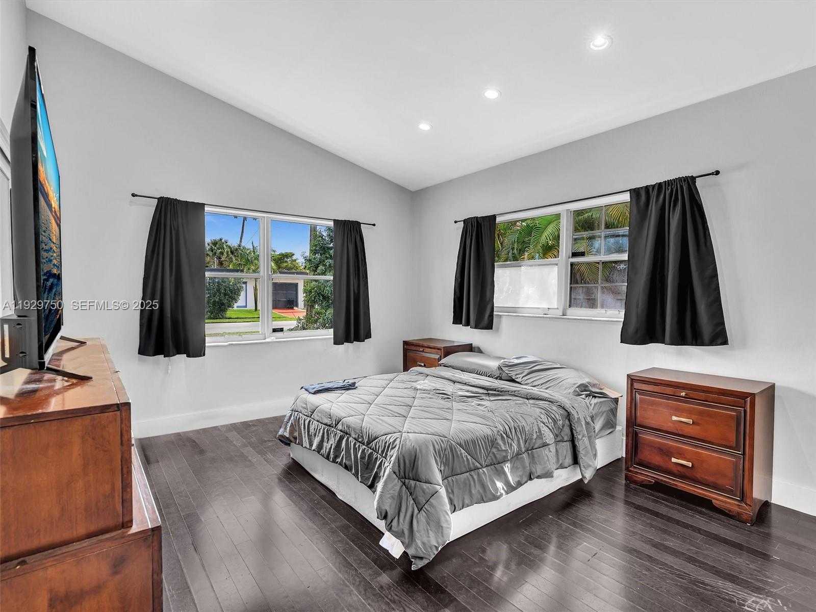 Imagen de Pequeño Objeto