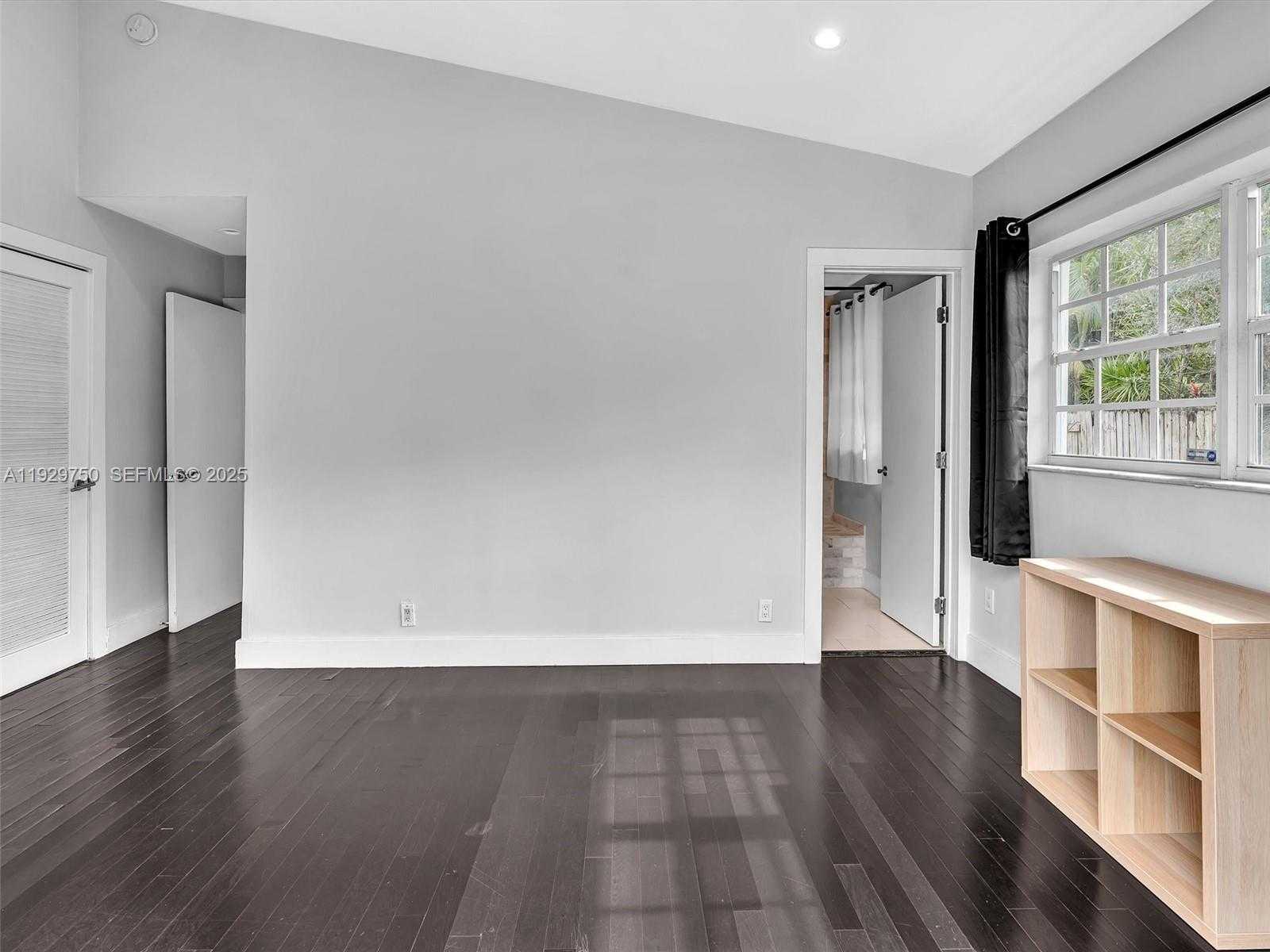 Imagen de Pequeño Objeto