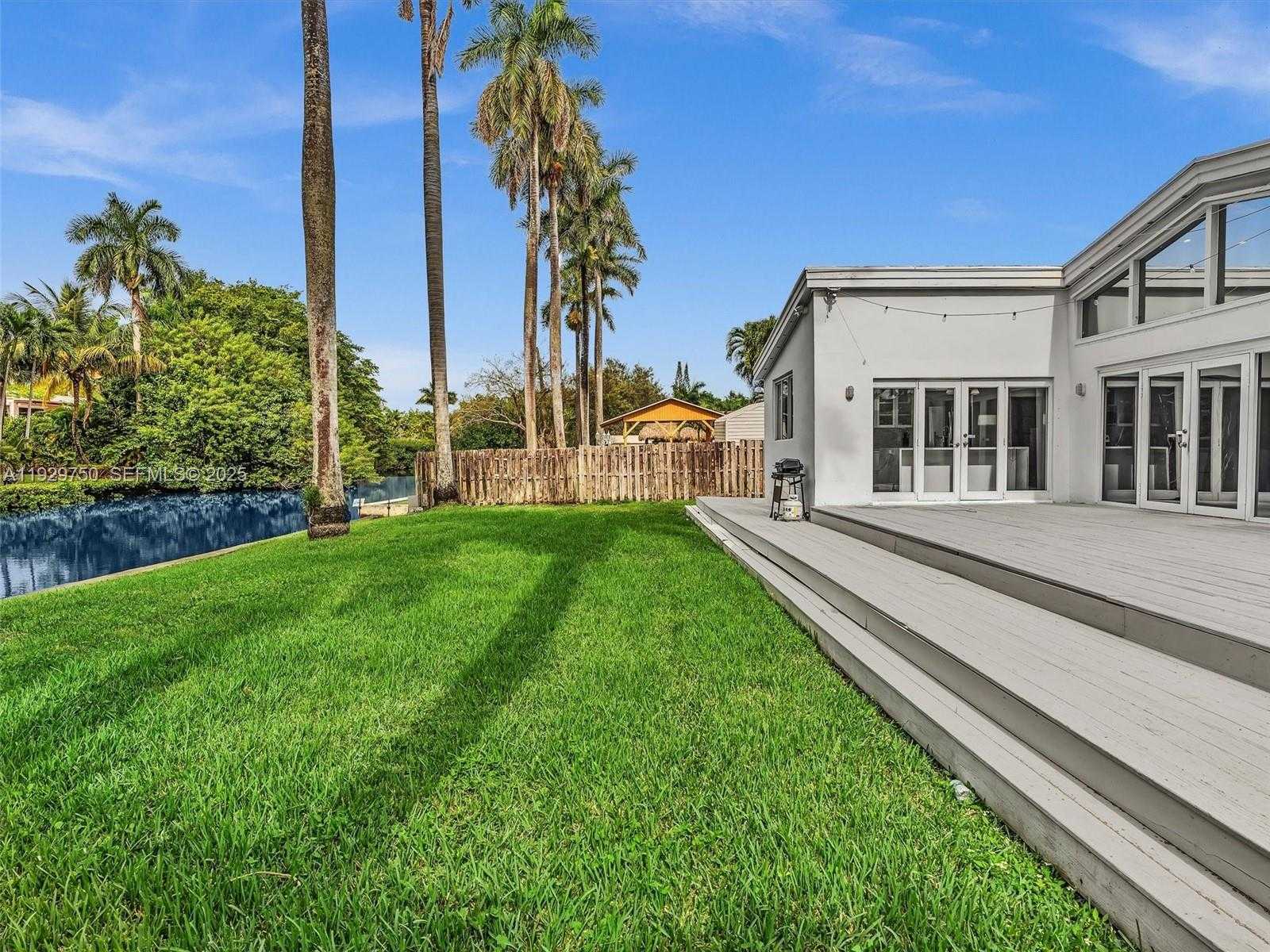 Imagen de Pequeño Objeto