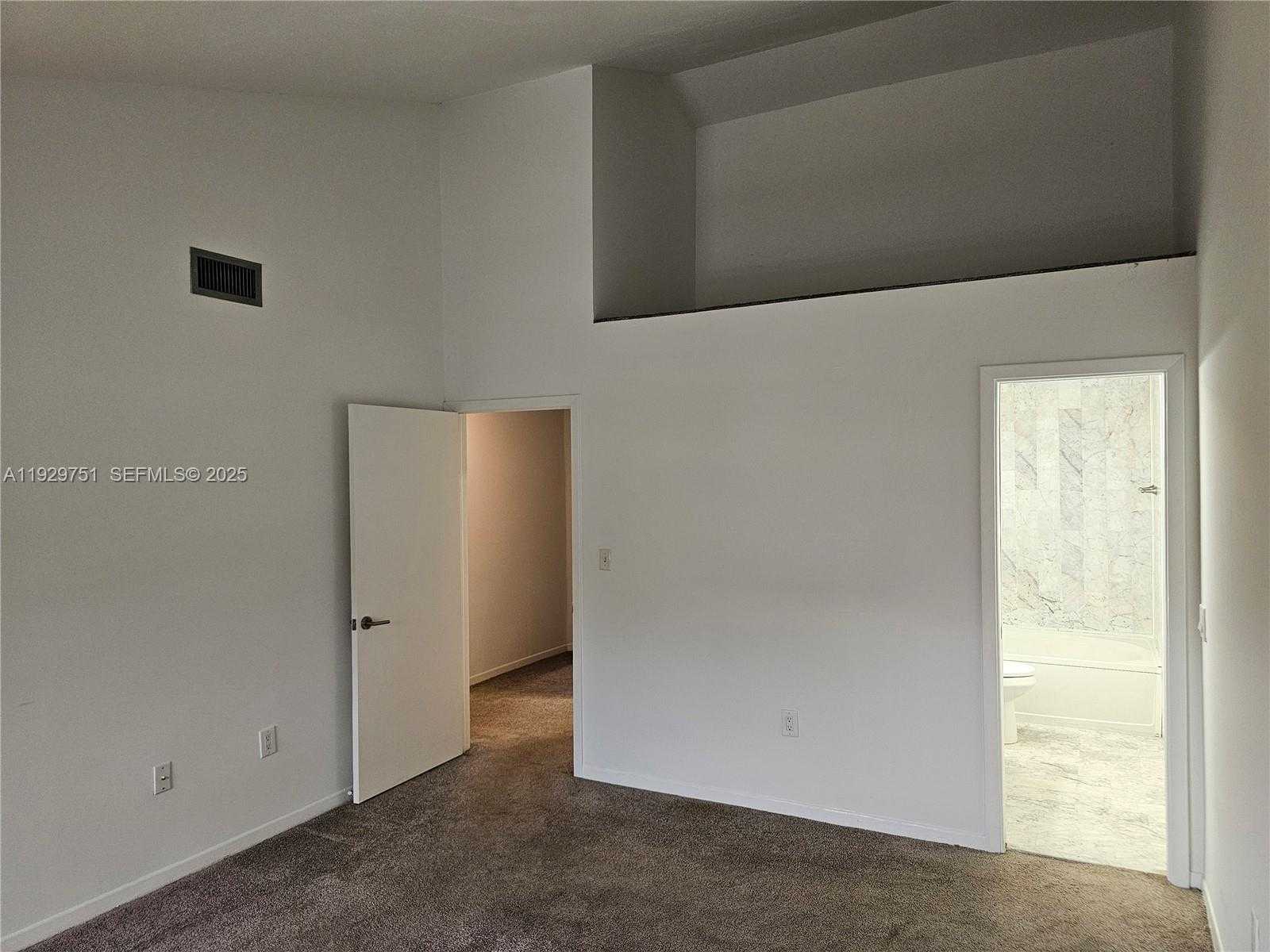 Small Image of 10142 SOUTH WEST 77TH CT #10142, Miami Number 5