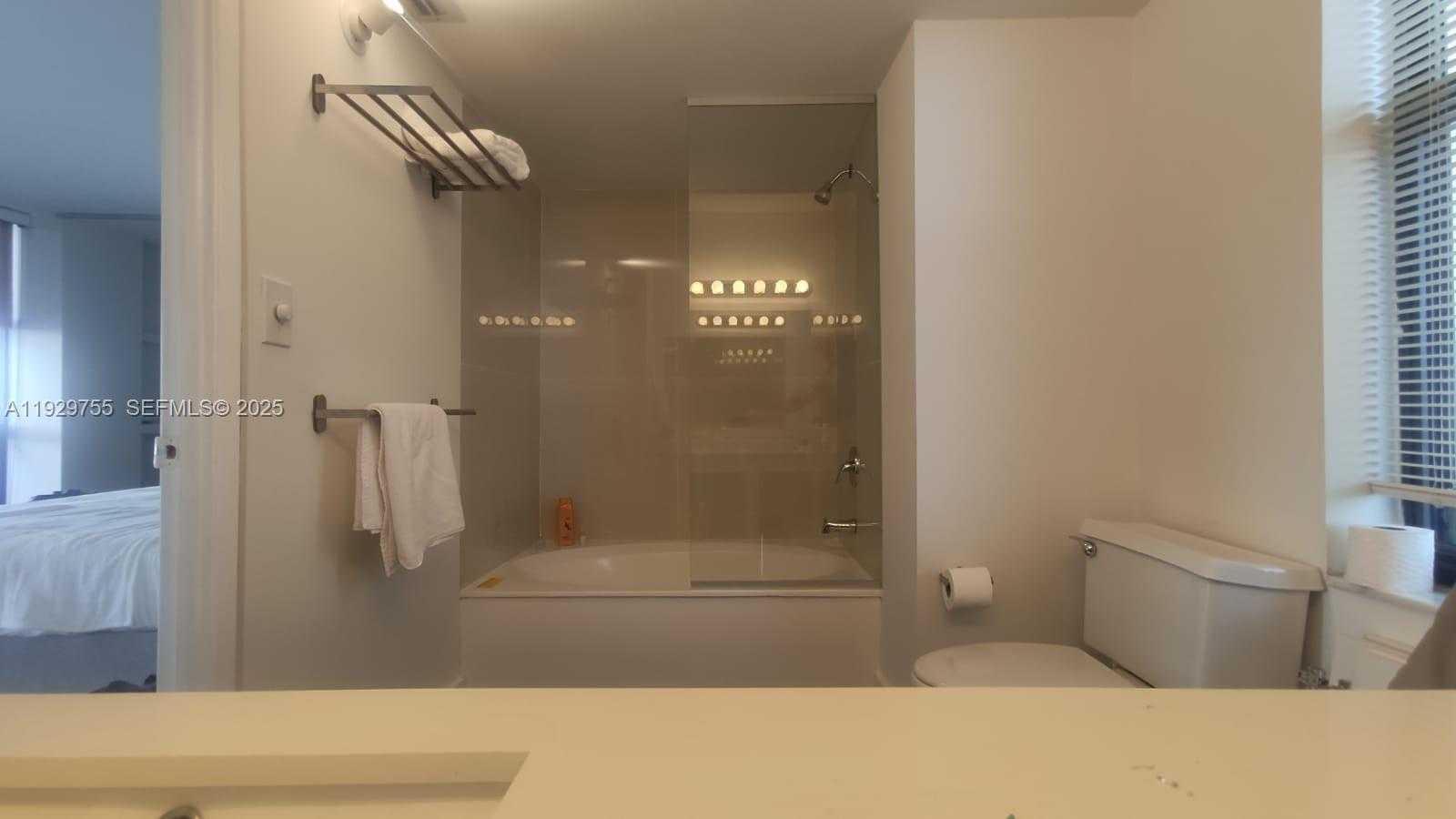 Small Image of 18181 NORTH EAST 31ST CT #2710, Aventura Number 32