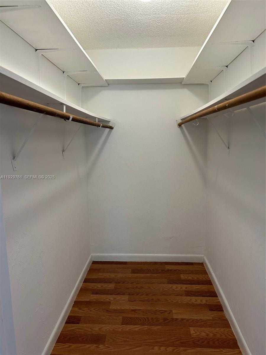 Small Image of 2201 BRICKELL AVE #69, Miami Number 9