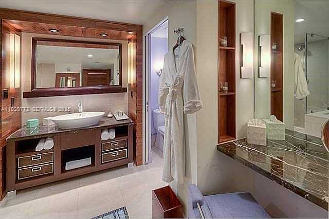 Small Image of 6801 COLLINS AVE #309, Miami Beach Number 13