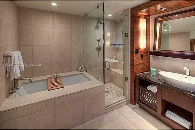 Small Image of 6801 COLLINS AVE #309, Miami Beach Number 14