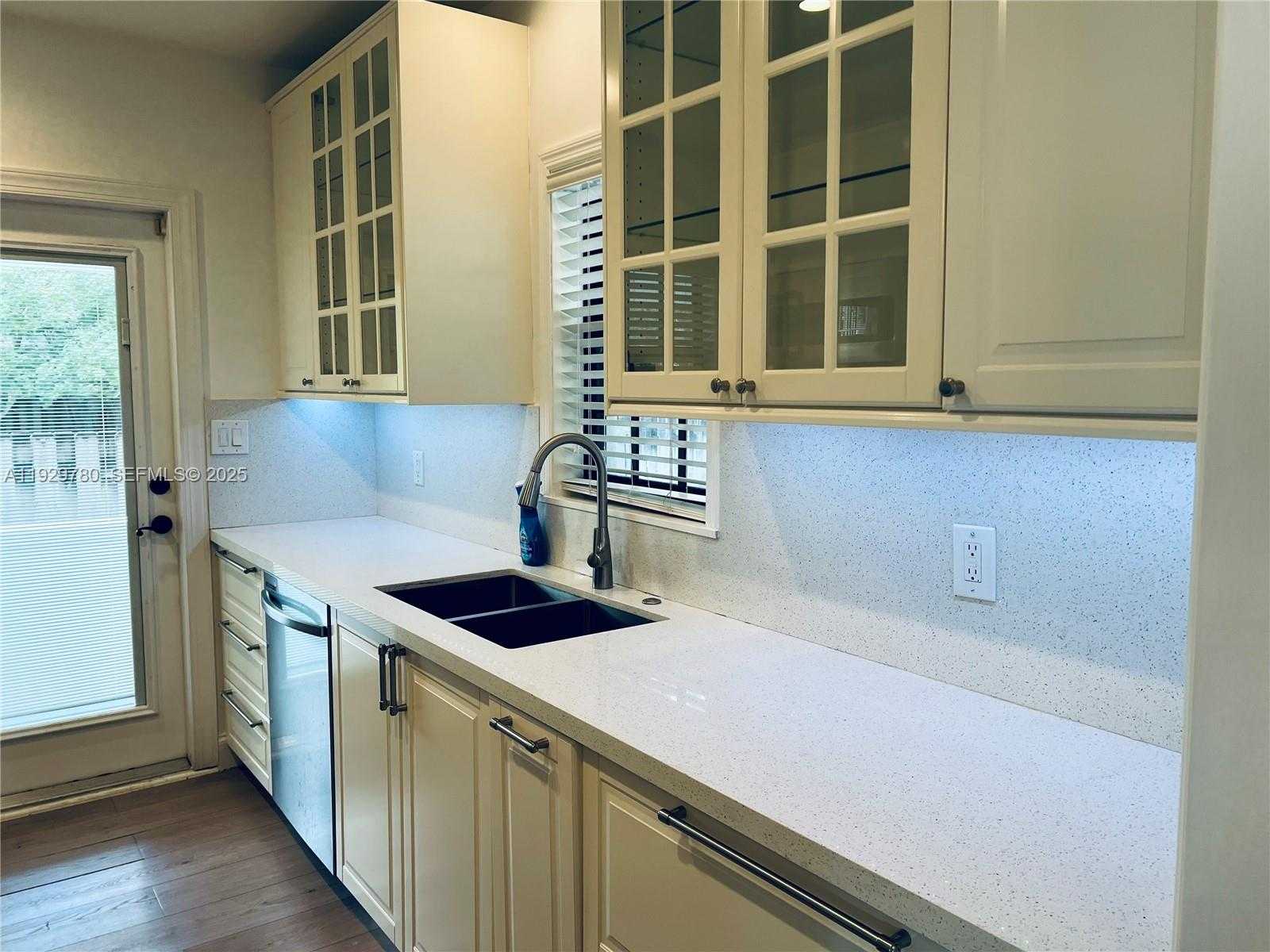 Imagen de Pequeño Objeto