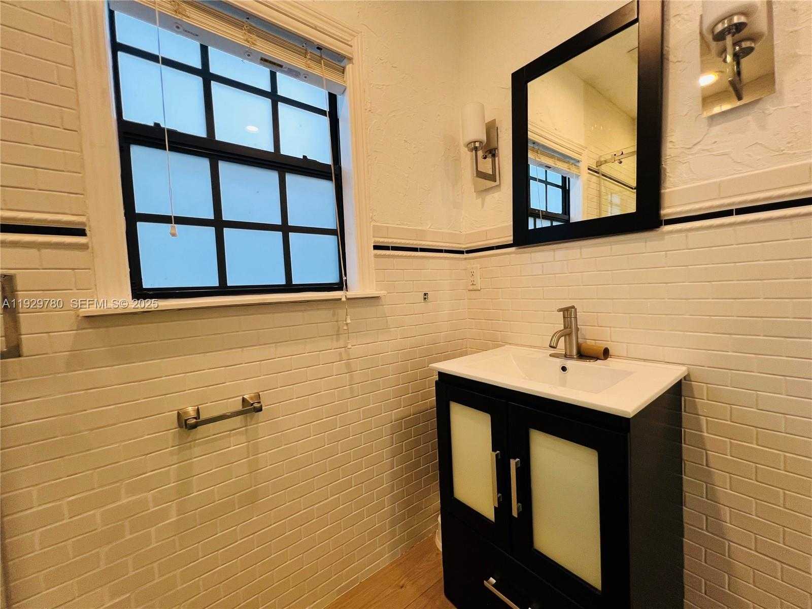 Imagen de Pequeño Objeto