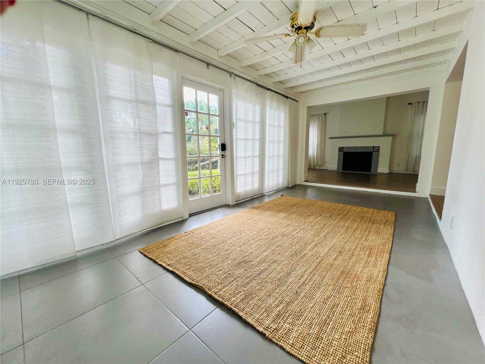 Imagen de Pequeño Objeto