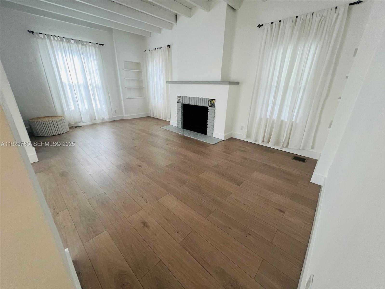 Imagen de Pequeño Objeto