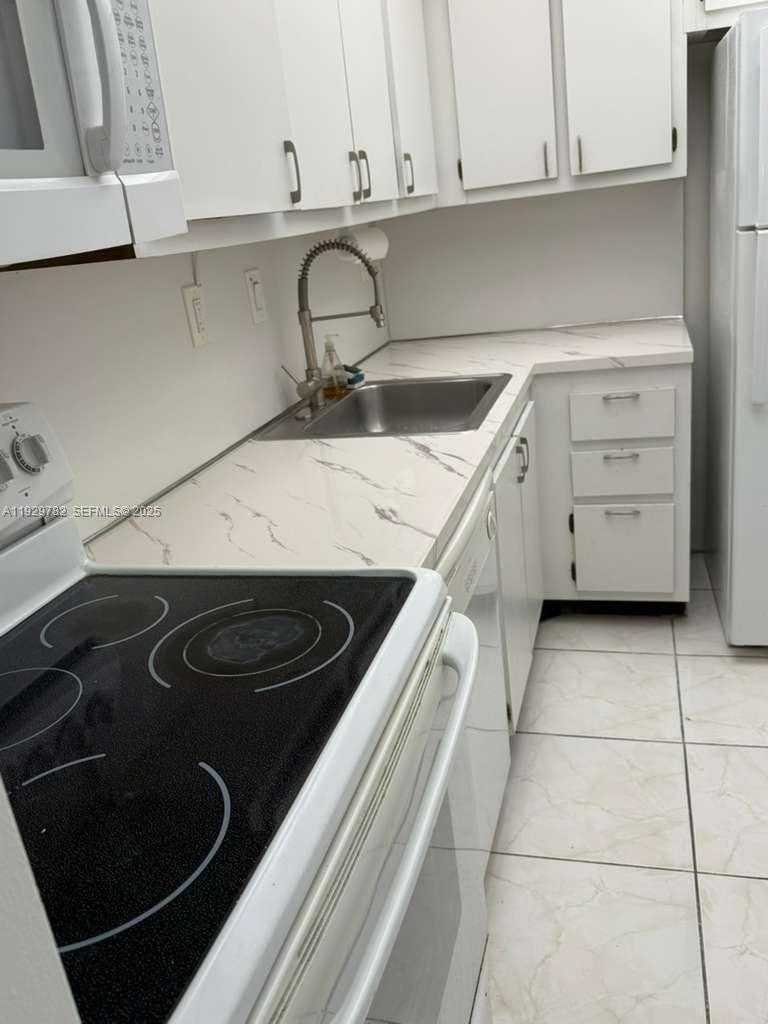 Small Image of 3701 NORTH COUNTRY CLUB DR #2204, Aventura Number 11