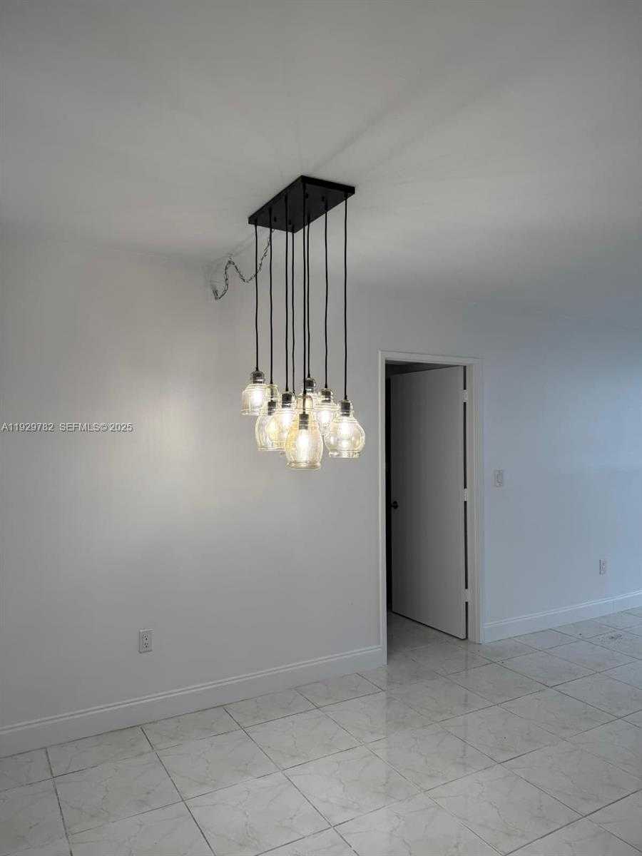 Small Image of 3701 NORTH COUNTRY CLUB DR #2204, Aventura Number 12