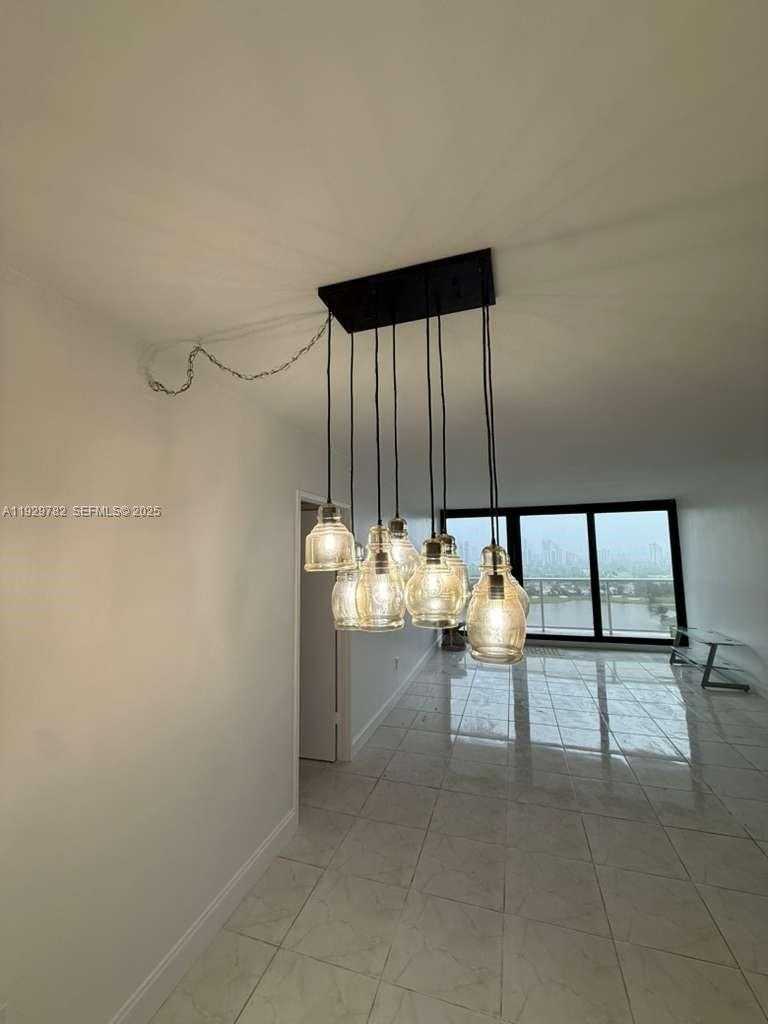 Small Image of 3701 NORTH COUNTRY CLUB DR #2204, Aventura Number 13