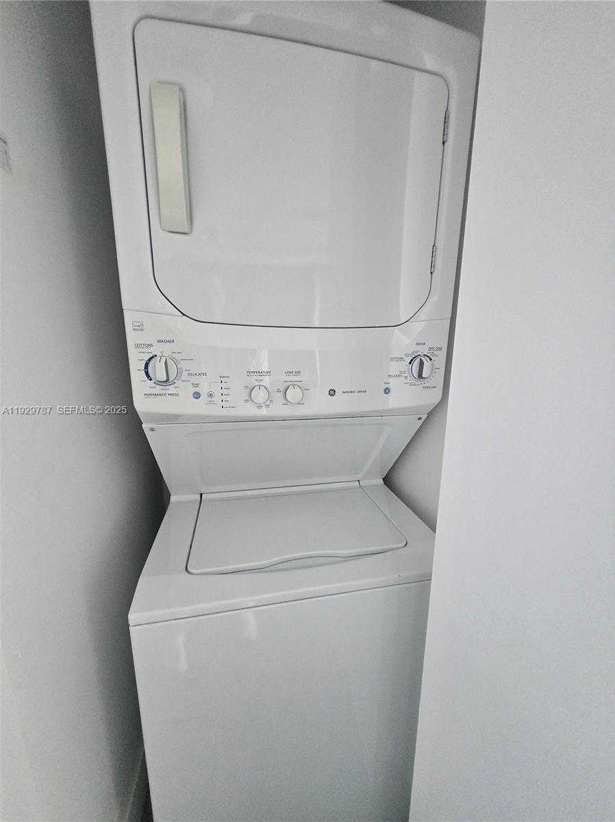 Small Image of 460 NORTH EAST 28TH ST #2407, Miami Number 25