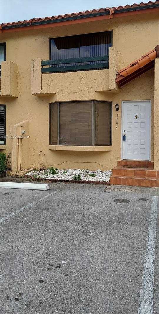 Small Image of 7795 SOUTH WEST 102ND LN #7795, Miami Number 1