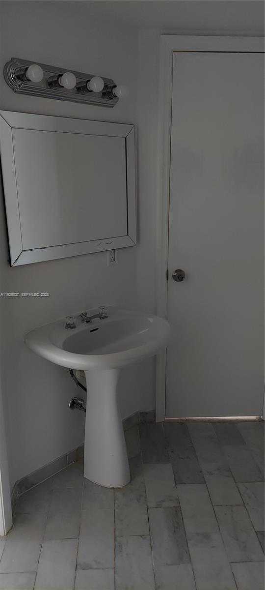 Small Image of 7795 SOUTH WEST 102ND LN #7795, Miami Number 13