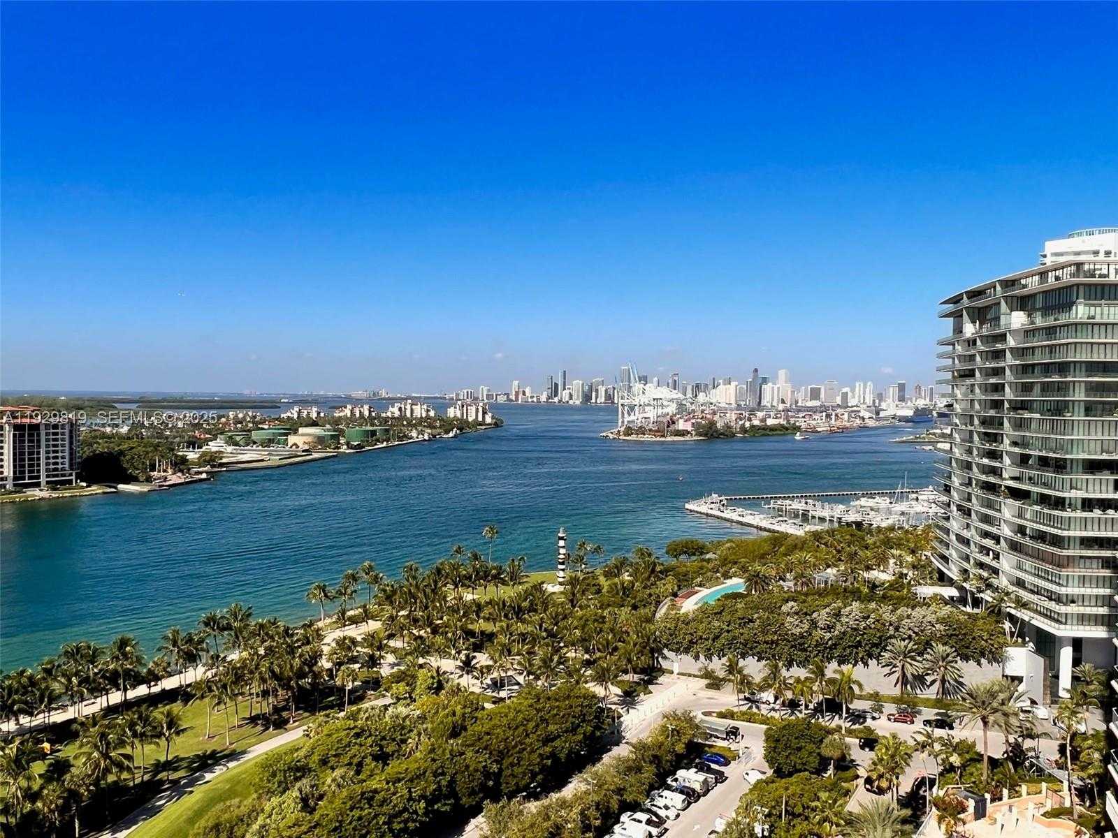 Small Image of 400 SOUTH POINTE DR #2105, Miami Beach Number 3