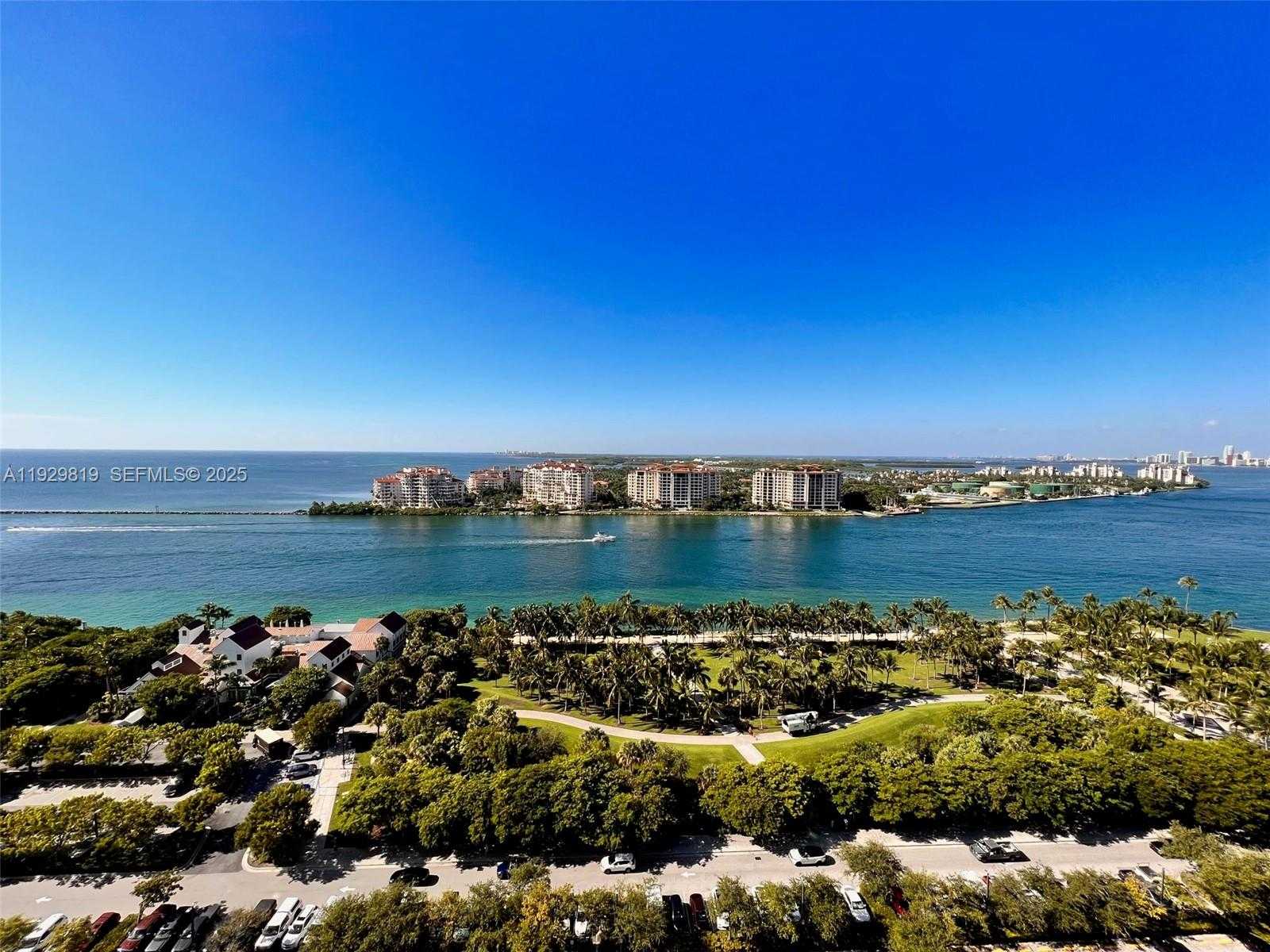 Small Image of 400 SOUTH POINTE DR #2105, Miami Beach Number 4