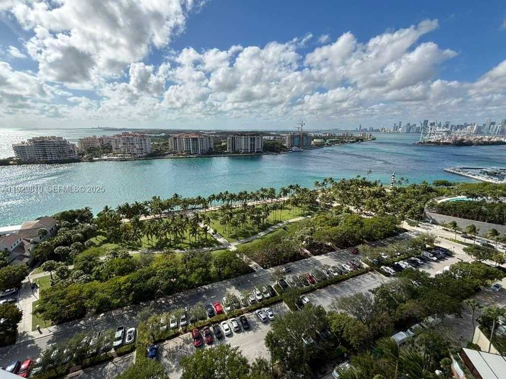 Small Image of 400 SOUTH POINTE DR #2105, Miami Beach Number 5