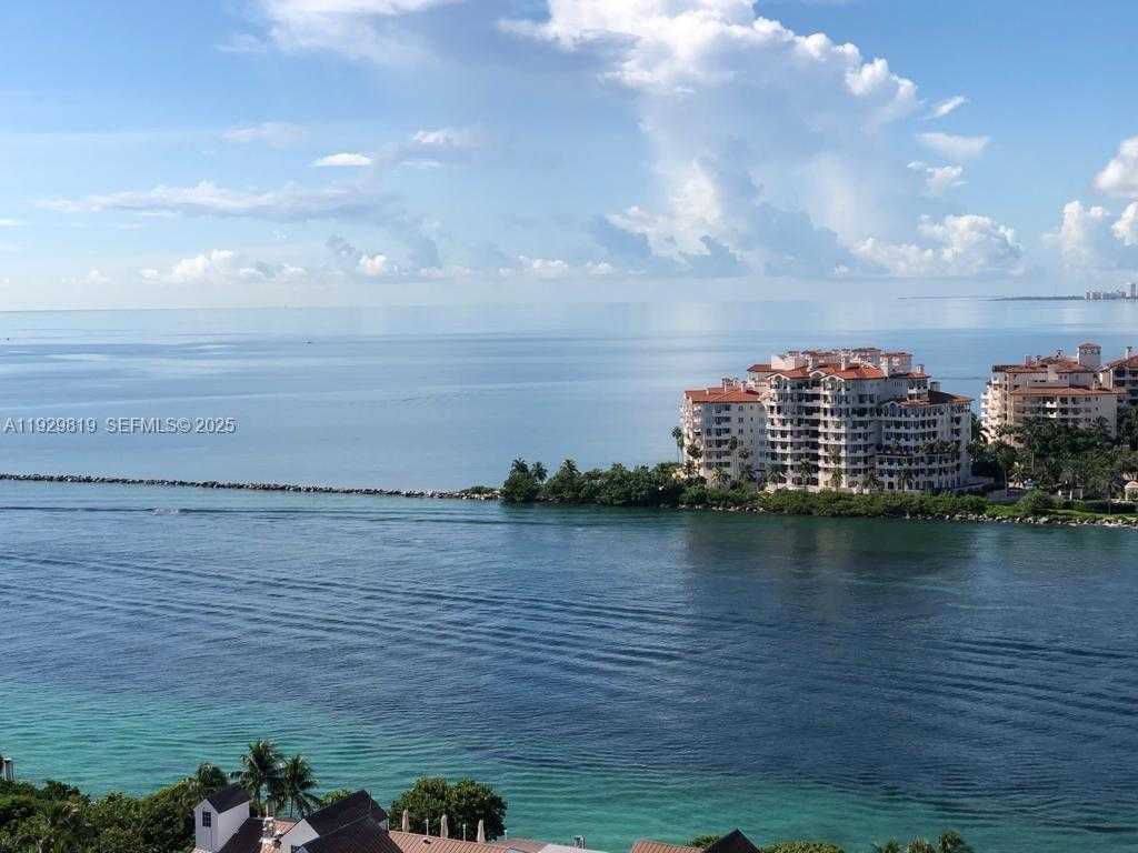 Small Image of 400 SOUTH POINTE DR #2105, Miami Beach Number 7