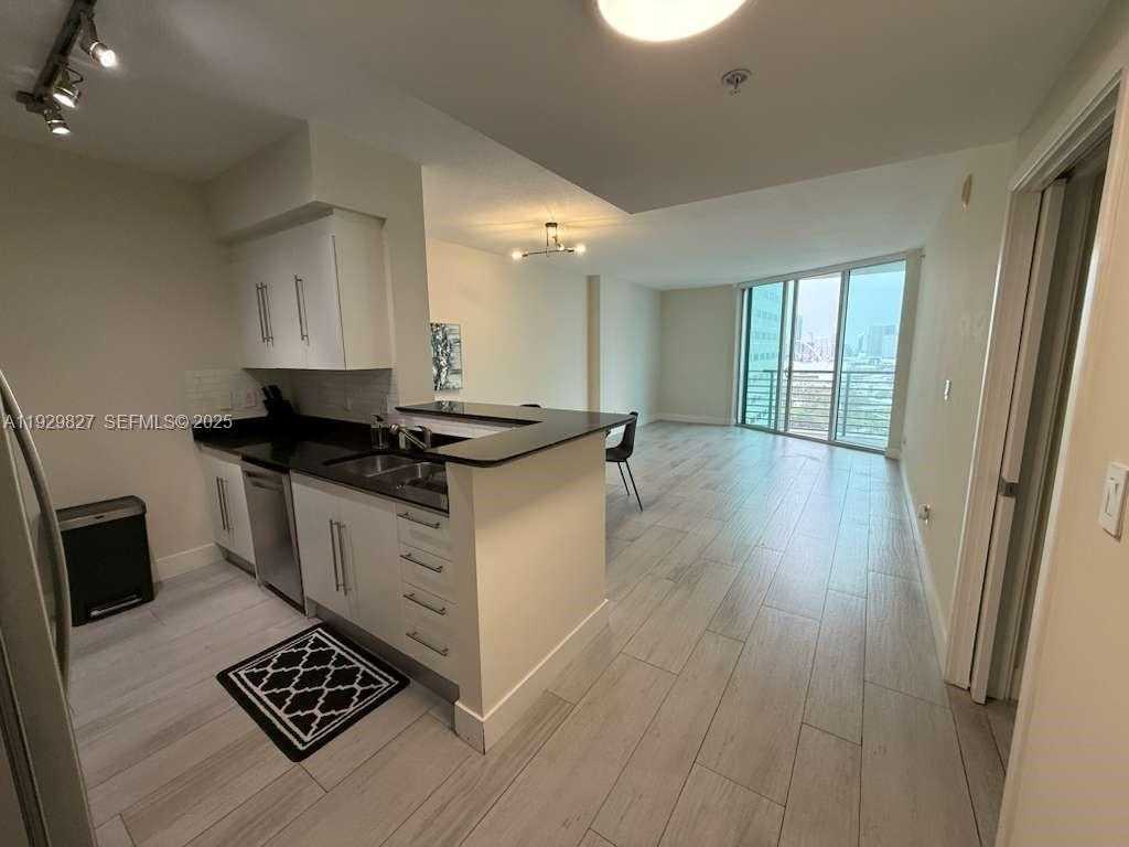 Small Image of 325 SOUTH BISCAYNE BLVD #2816, Miami Number 2