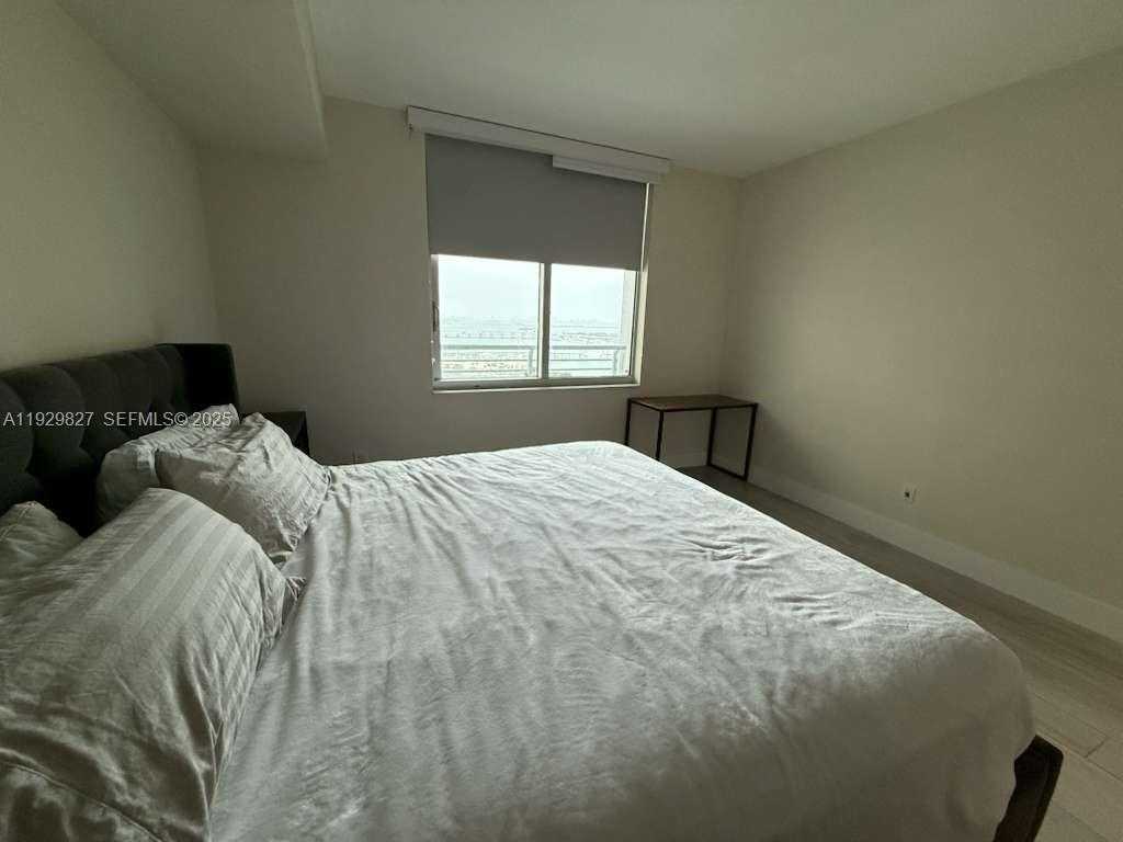 Small Image of 325 SOUTH BISCAYNE BLVD #2816, Miami Number 6