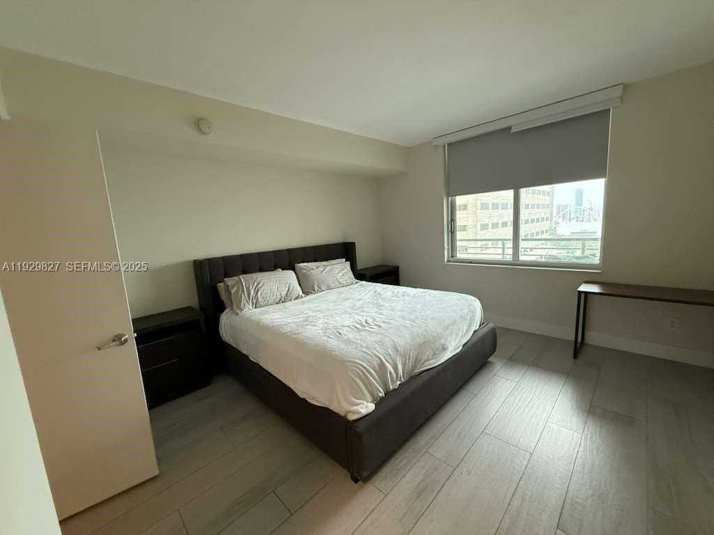 Small Image of 325 SOUTH BISCAYNE BLVD #2816, Miami Number 7