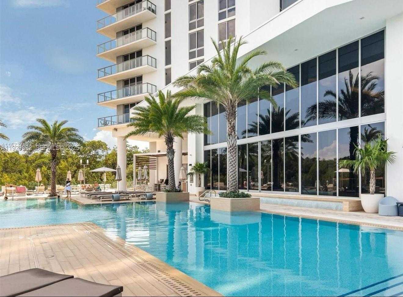 Small Image of 16385 BISCAYNE BLVD #301, North Miami Beach Number 7