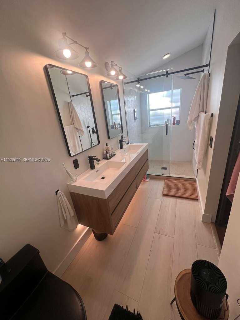 Imagen de Pequeño Objeto