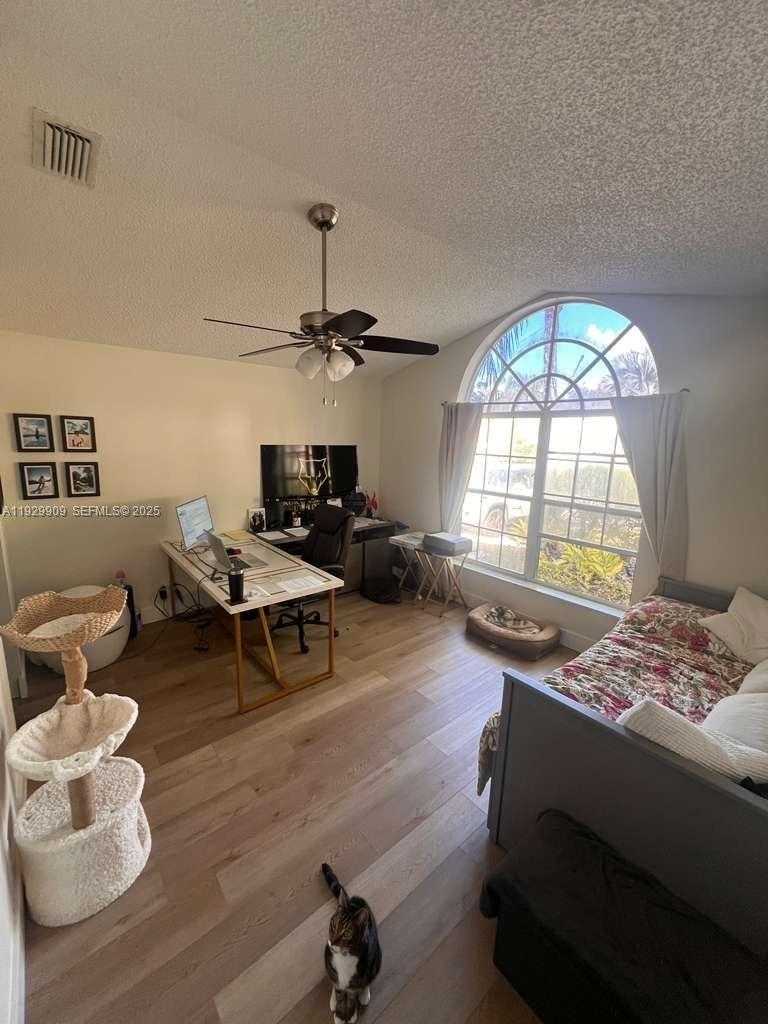 Imagen de Pequeño Objeto