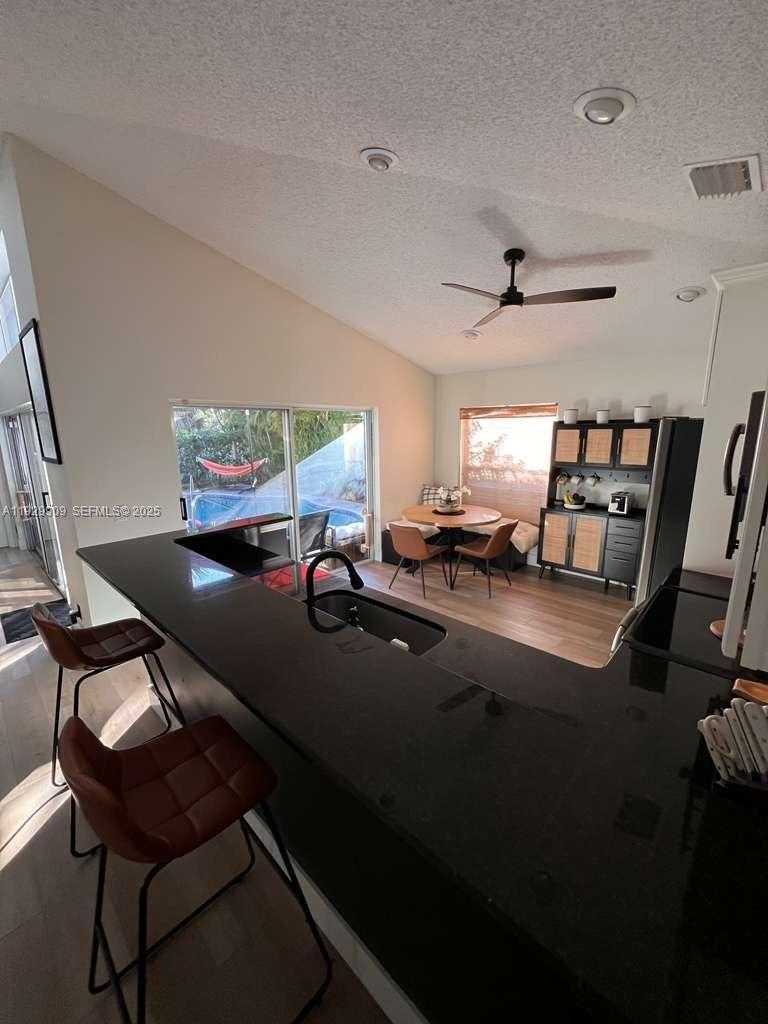 Imagen de Pequeño Objeto