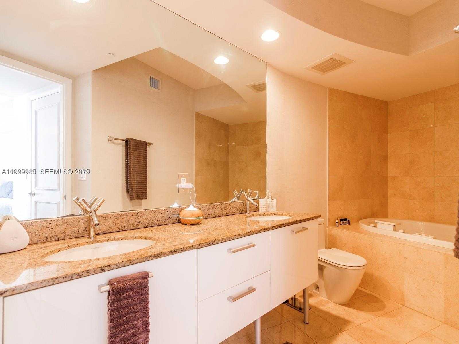 Small Image of 17201 COLLINS AVE #2209, Sunny Isles Beach Number 13