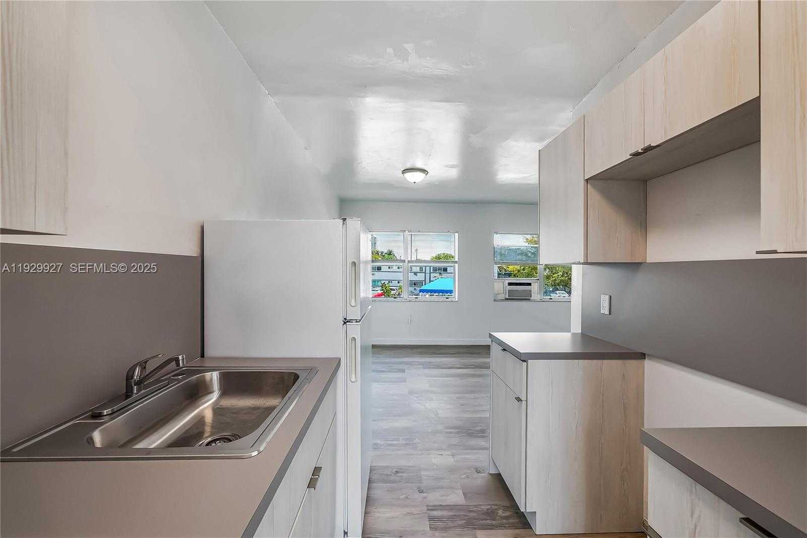 Small Image of 7271 GARY AVE #6, Miami Beach Number 8