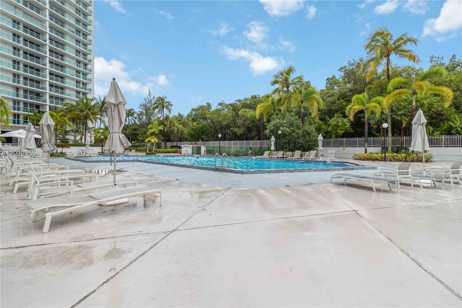 Small Image of 100 BAYVIEW DR #2014, Sunny Isles Beach Number 26