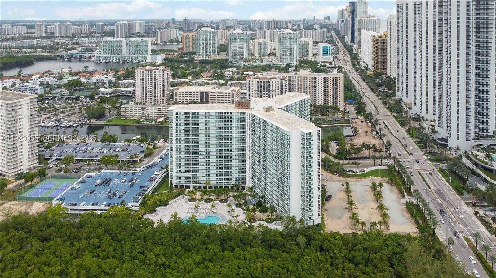 Small Image of 100 BAYVIEW DR #2014, Sunny Isles Beach Number 35