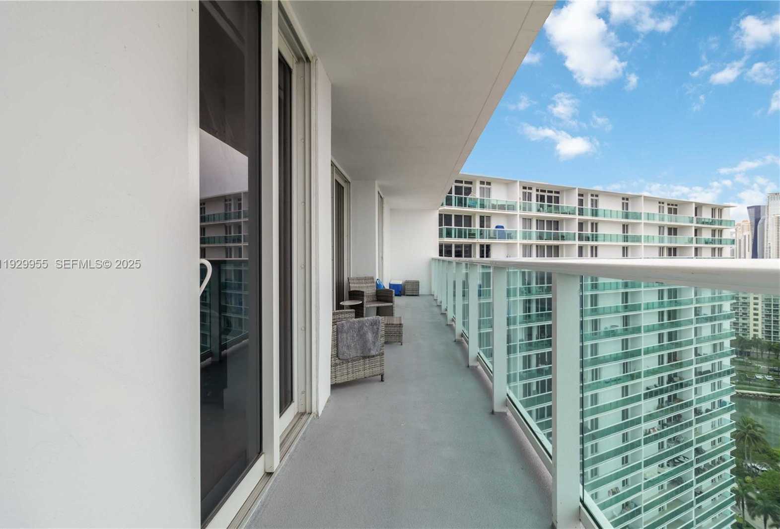 Small Image of 100 BAYVIEW DR #2014, Sunny Isles Beach Number 44