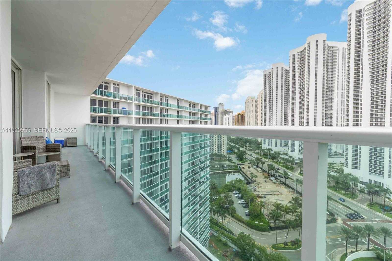 Small Image of 100 BAYVIEW DR #2014, Sunny Isles Beach Number 45