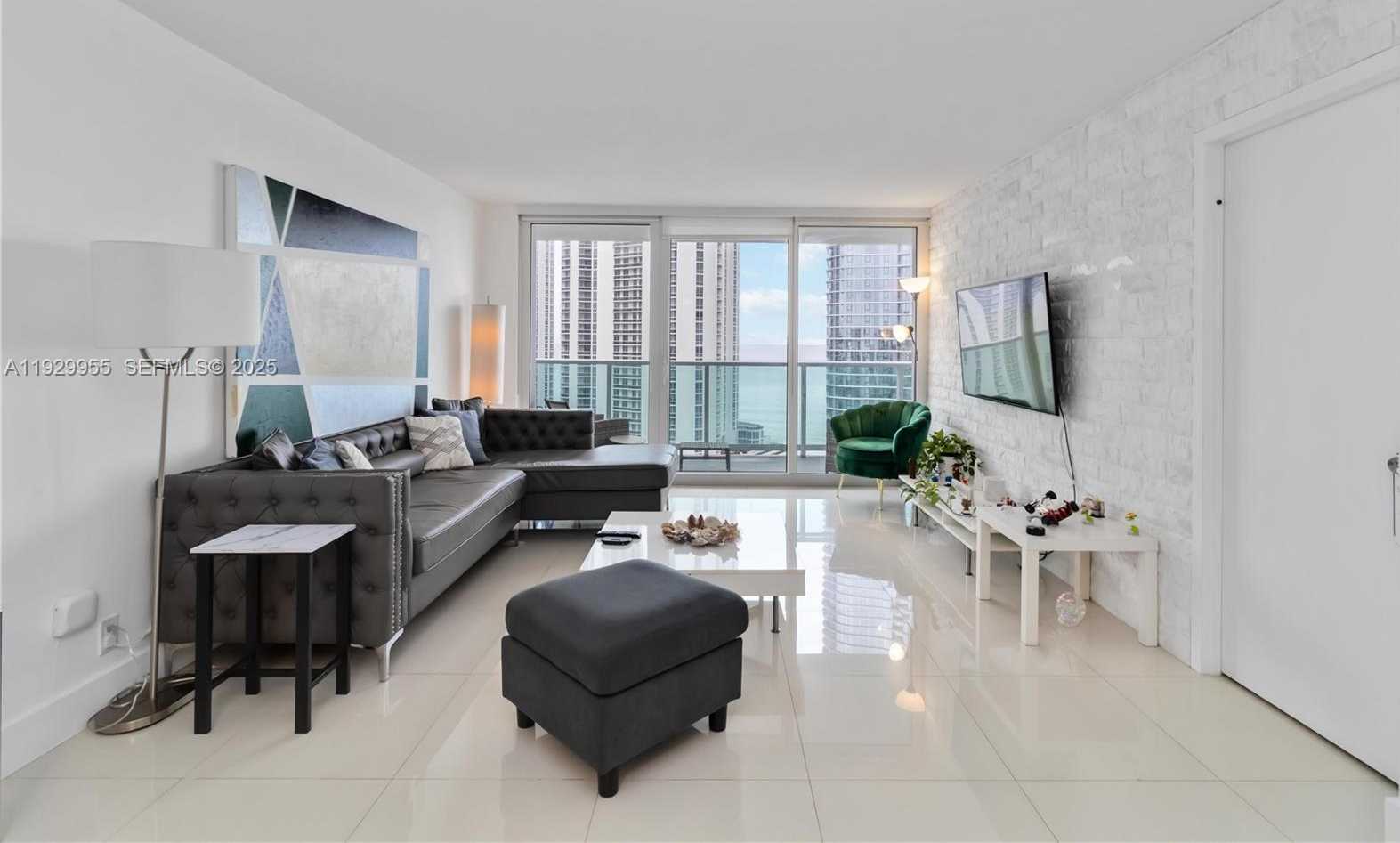 Small Image of 100 BAYVIEW DR #2014, Sunny Isles Beach Number 6