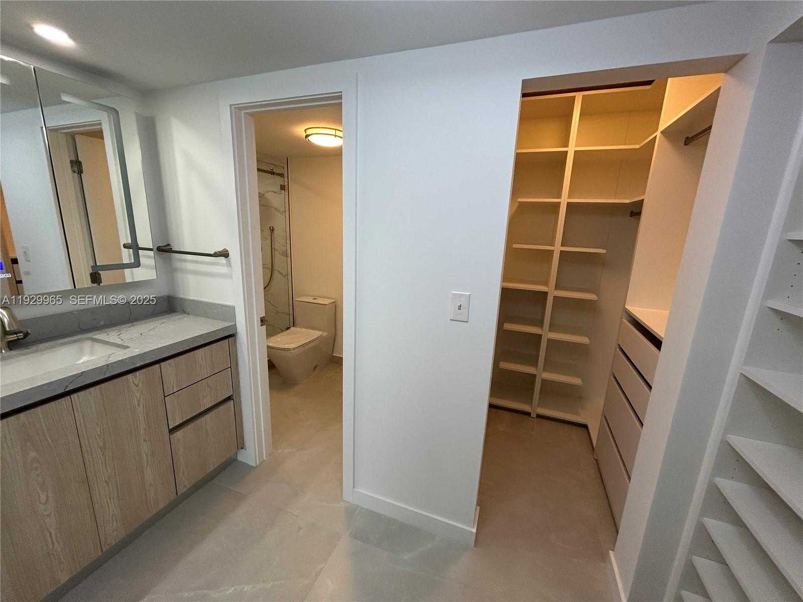 Imagen de Pequeño Objeto