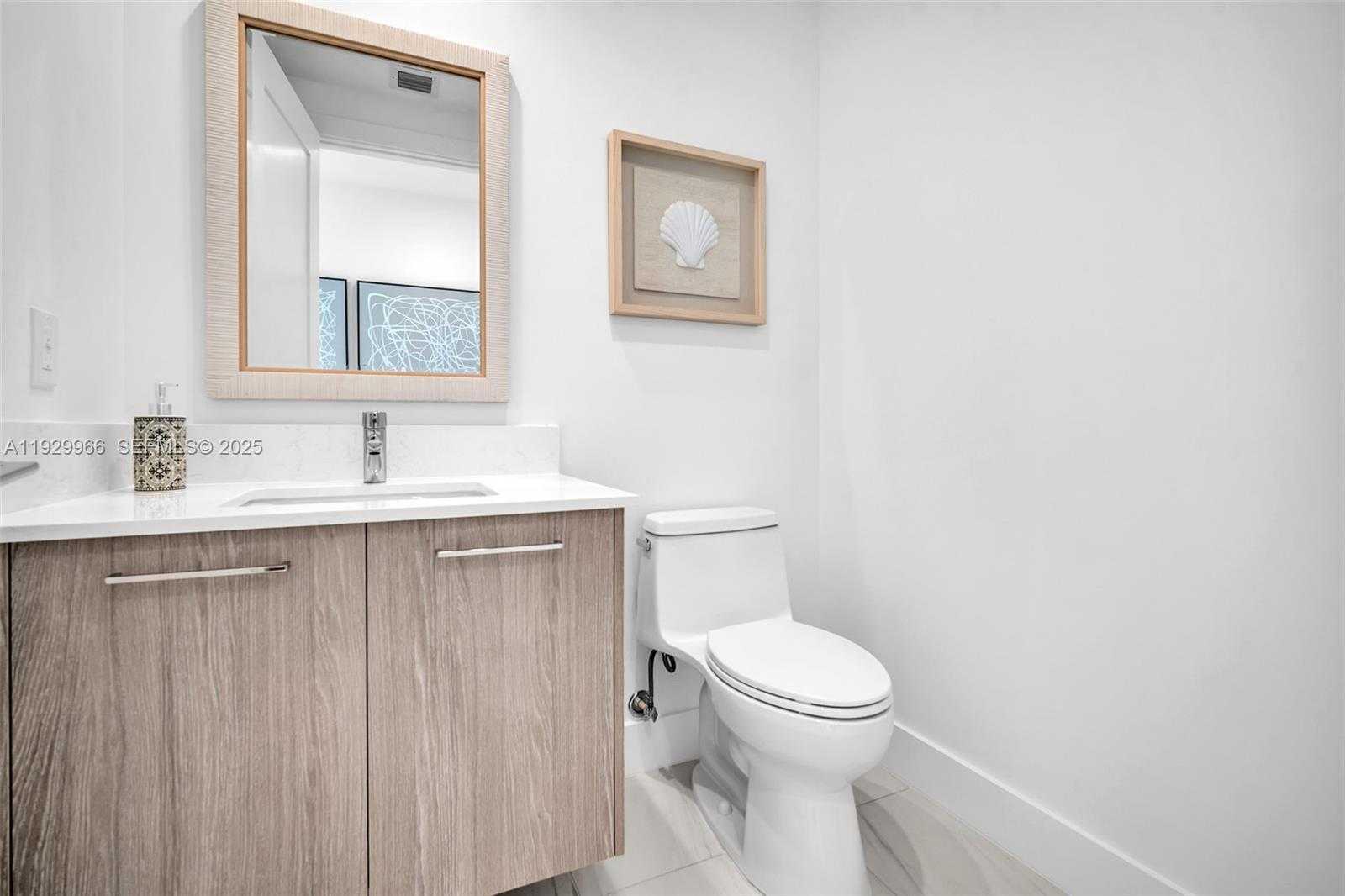 Imagen de Pequeño Objeto