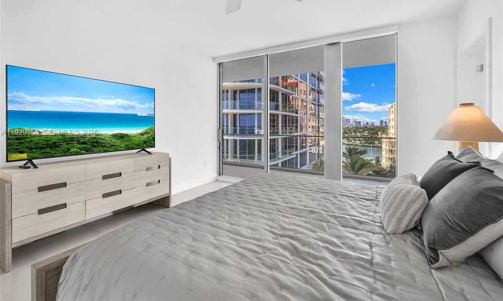 Imagen de Pequeño Objeto