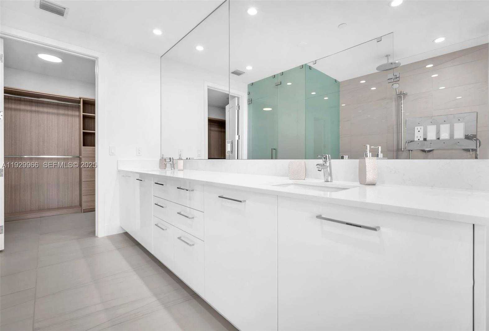 Imagen de Pequeño Objeto