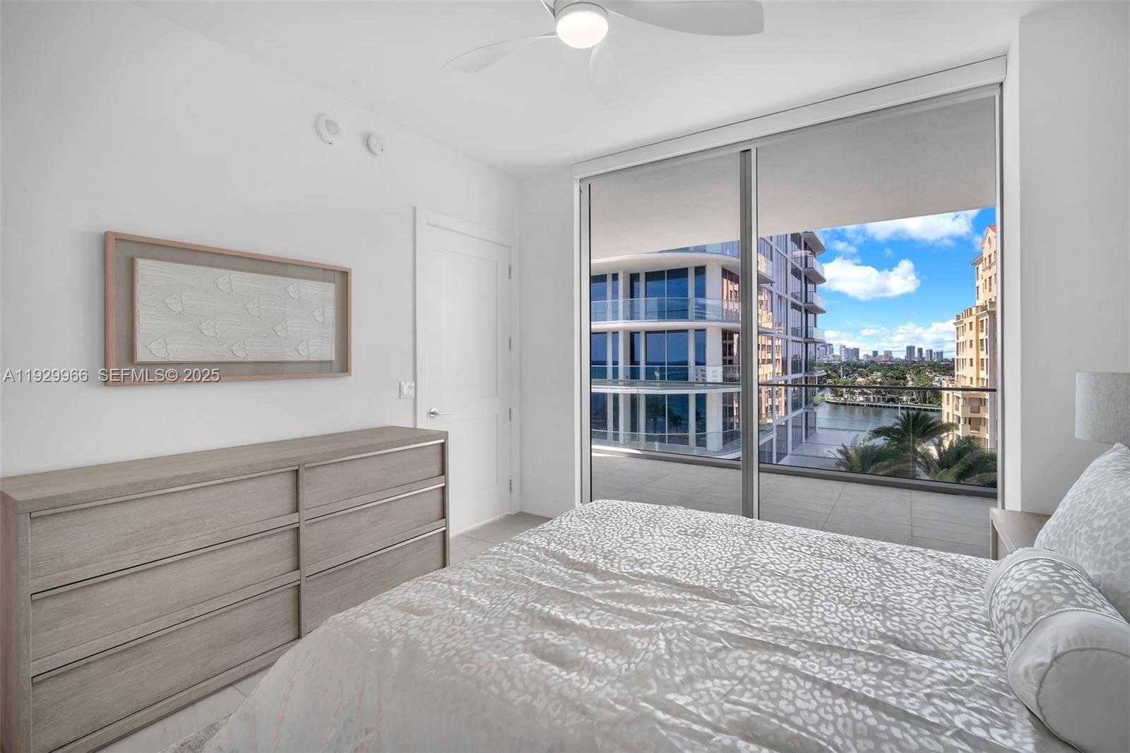 Imagen de Pequeño Objeto