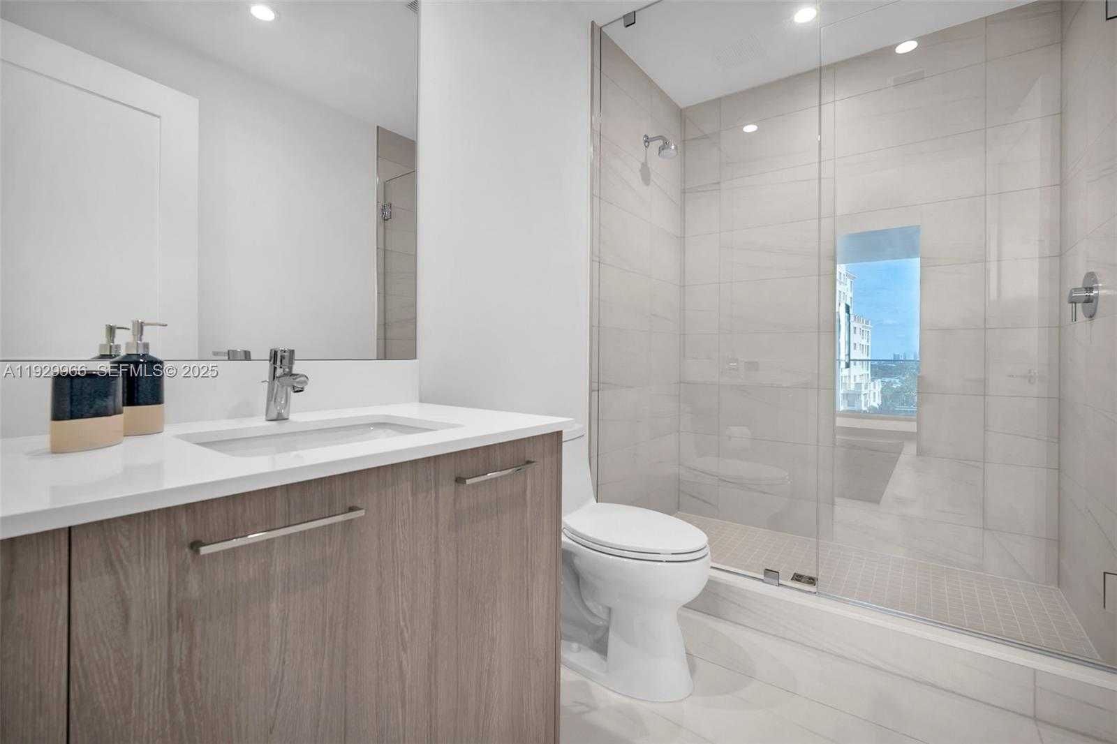 Imagen de Pequeño Objeto