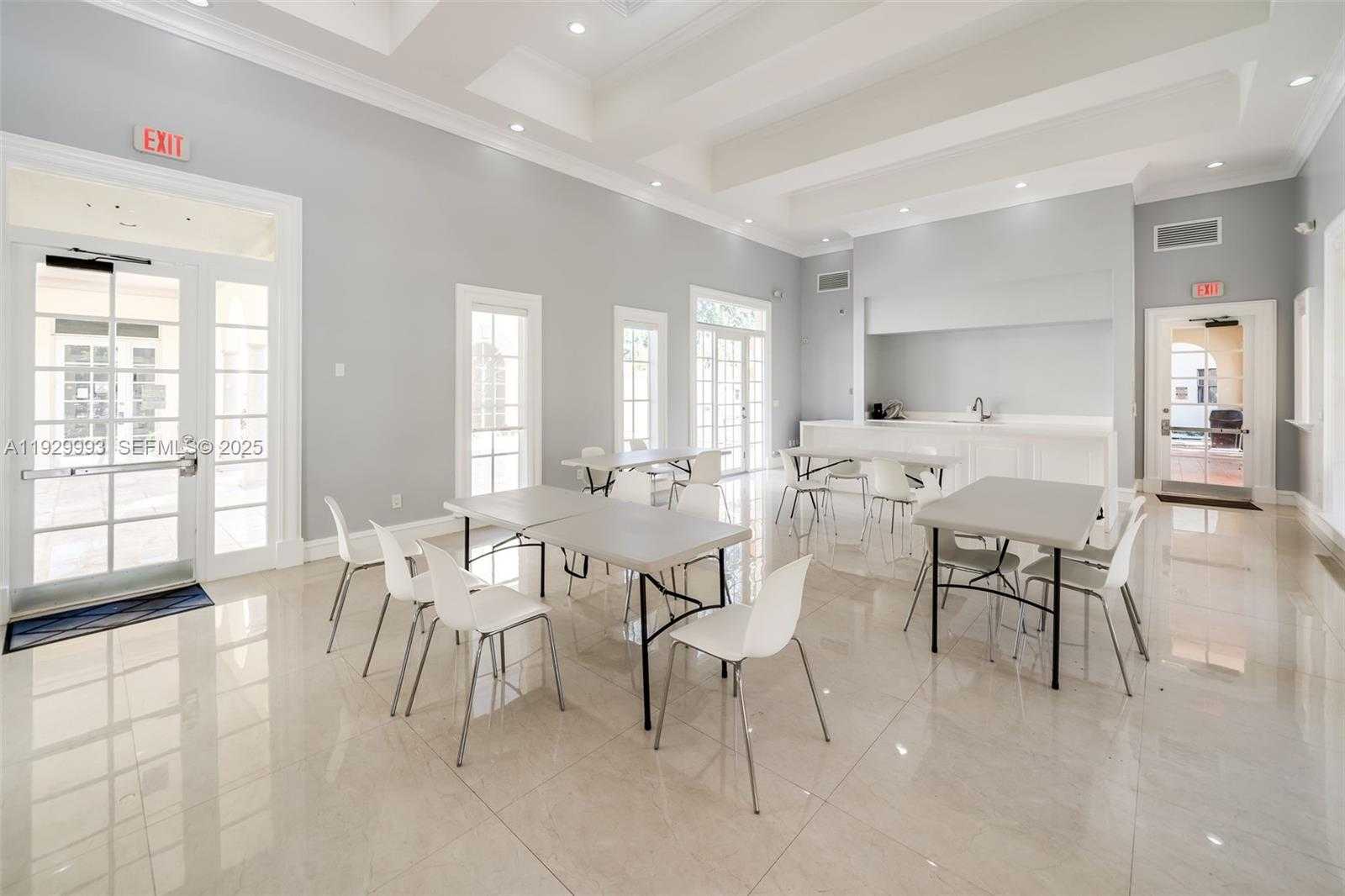 Small Image of 8290 LAKE DR #541, Doral Number 17