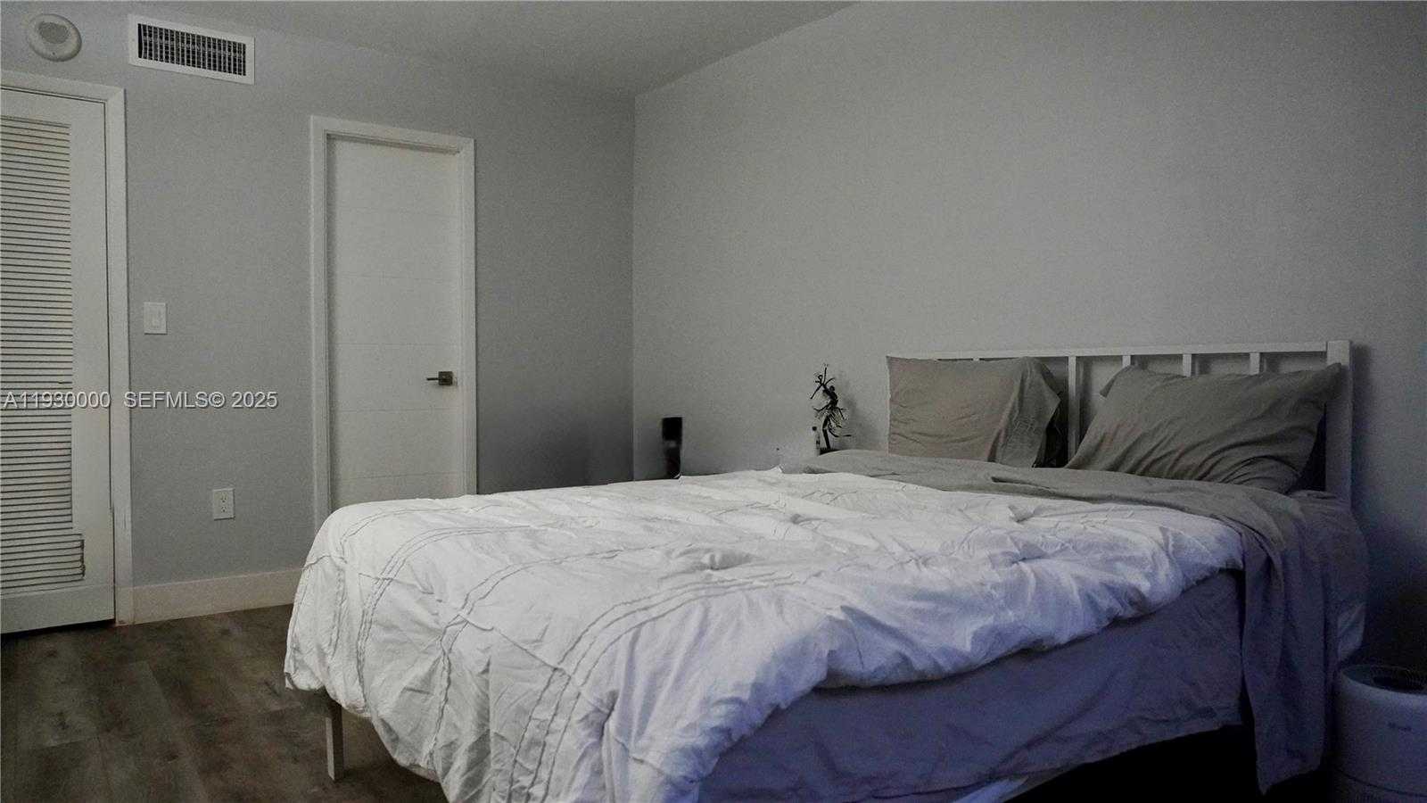 Small Image of 1833 SOUTH OCEAN DR #609, Hallandale Beach Number 15