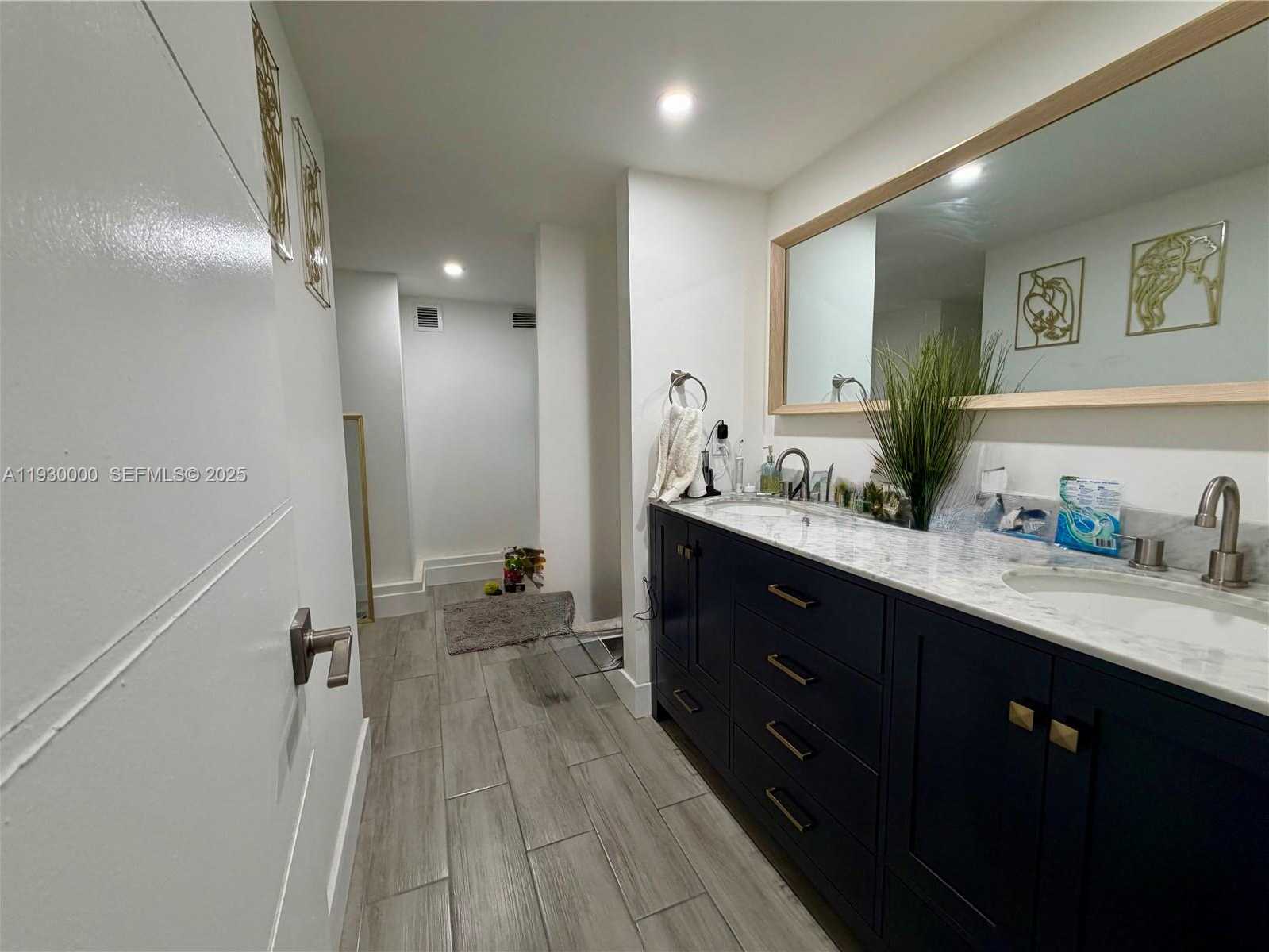 Small Image of 1833 SOUTH OCEAN DR #609, Hallandale Beach Number 16